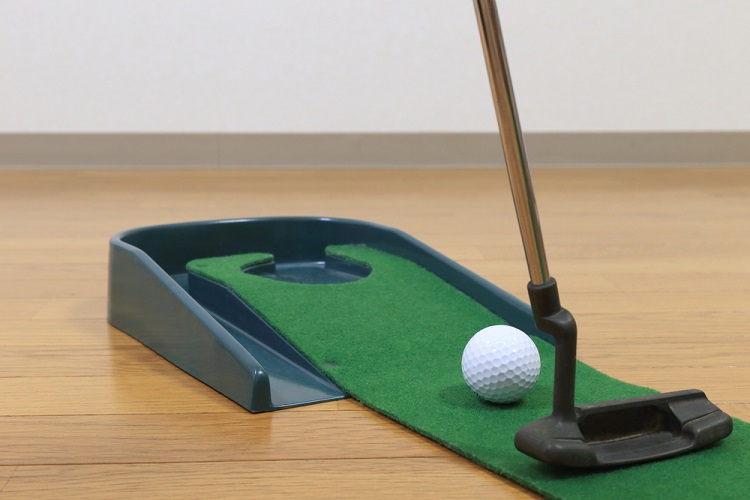 best indoor putting green