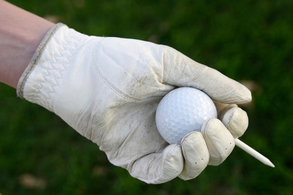 how to clean golf gloves