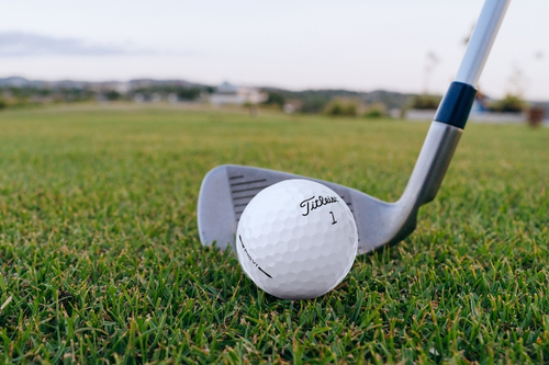 iron aiming titleist pro v1 golf ball